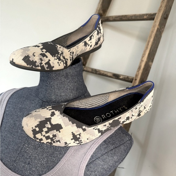 Rothy’s The Flat Original Gray Geometric Camo Flat Slip On Size 9 - Picture 1 of 11